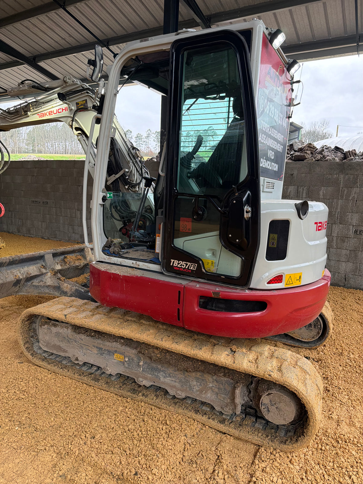 Mini-pelle Takeuchi TB257FR 2023 — occasion