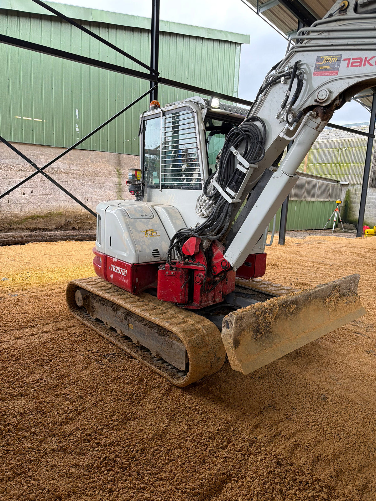 Mini-pelle Takeuchi TB257FR 2023 — occasion