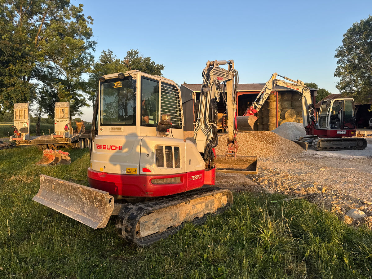 Mini-pelle Takeuchi TB257FR 2021 — occasion